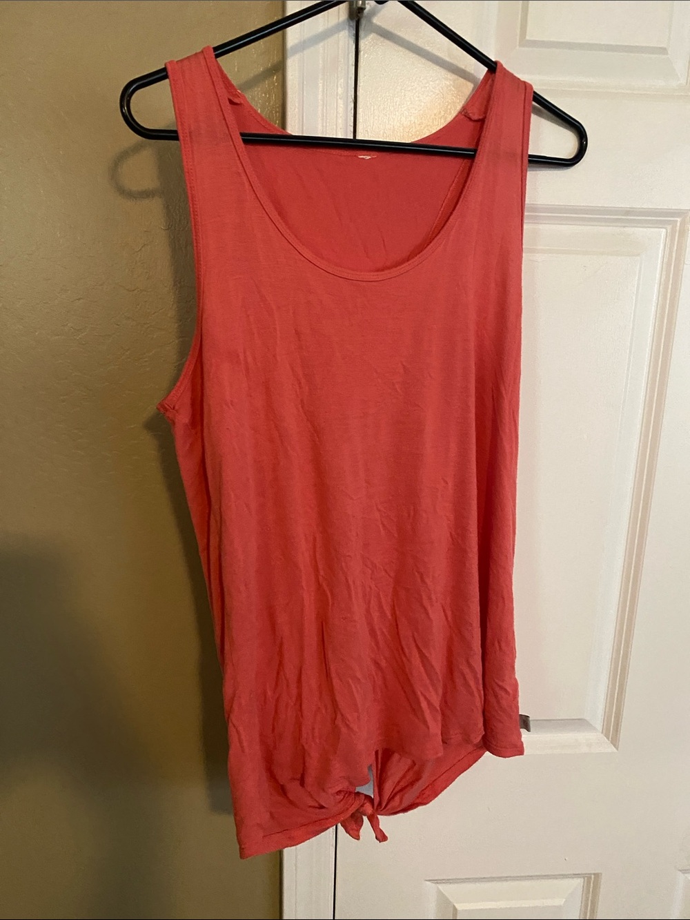Women’s Coral Tie-Hem Tank Top